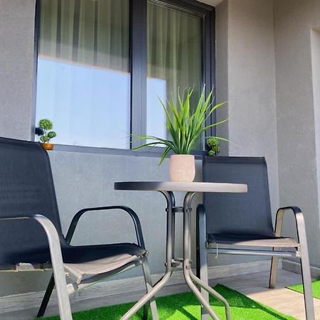 Peacock Apartament- Stefan Building Appartamento Năvodari Esterno foto