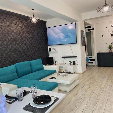 Peacock Apartament- Stefan Building Appartamento Năvodari Esterno foto
