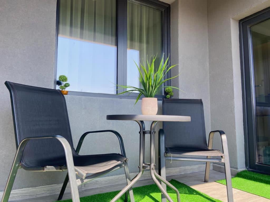 Peacock Apartament- Stefan Building Appartamento Năvodari Esterno foto