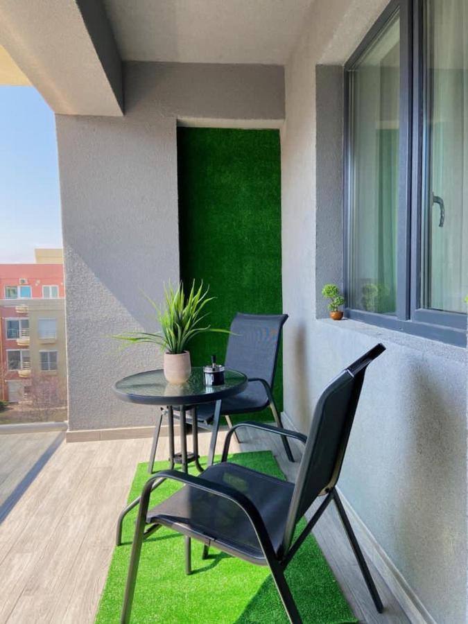Peacock Apartament- Stefan Building Appartamento Năvodari Esterno foto