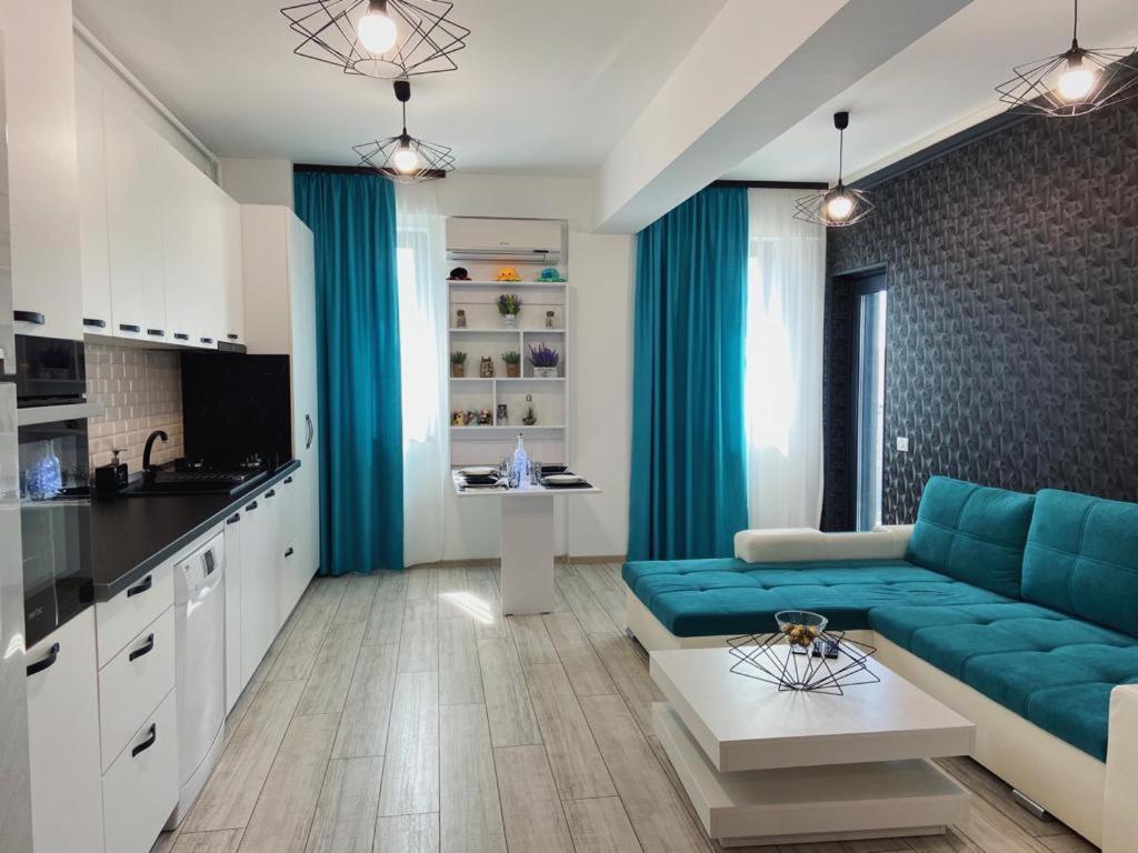 Peacock Apartament- Stefan Building Appartamento Năvodari Esterno foto
